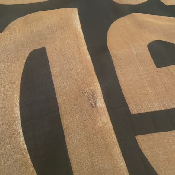 🤩 Dolce & Gabbana vintage black & tan logo scarf. Estate sale find - good cond. - Picture 4 of 8